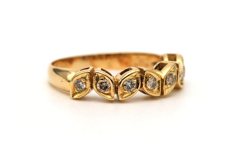 49 Bague contemporaine en or jaune et diamants 58 Facettes 23830