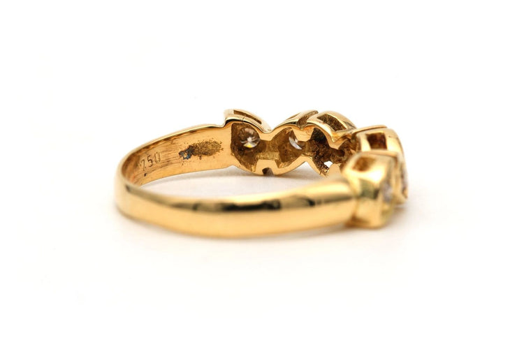 Bague 49 Bague contemporaine en or jaune et diamants 58 Facettes 23830