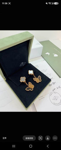 Van Cleef & Arpels - Boucles d’oreilles en or jaune, nacre et œil de tigre 58 Facettes jnci169