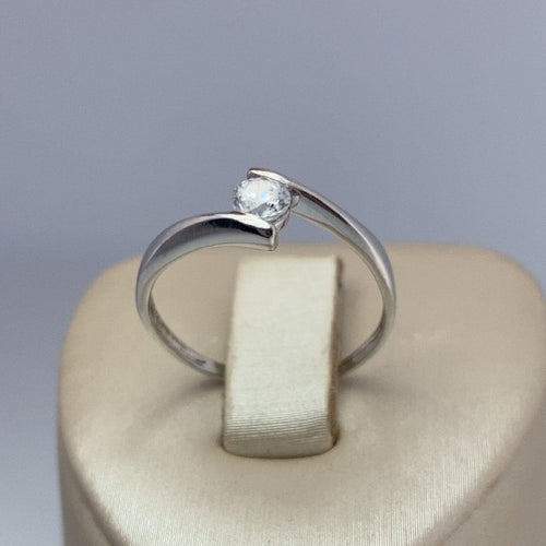 Bague 54 Bague solitaire en or blanc 18 carats 58 Facettes 250226