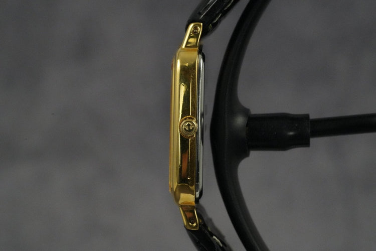 Montre Rado - Montre Tank Quartz en plaqué or 58 Facettes TOT-01399