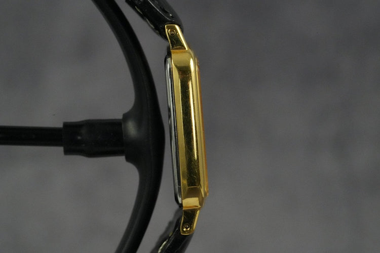 Montre Rado - Montre Tank Quartz en plaqué or 58 Facettes TOT-01399