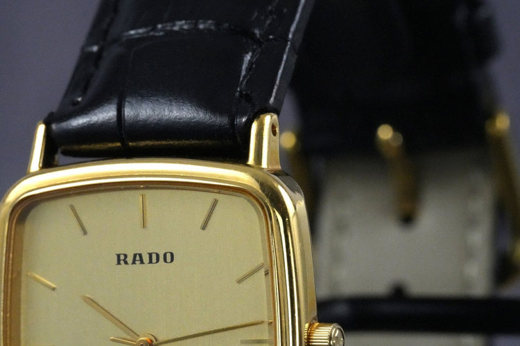 Montre Rado - Montre Tank Quartz en plaqué or 58 Facettes TOT-01399