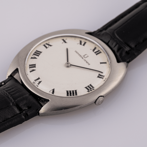 Universal Genève C-Shape - Montre 842111 en acier 58 Facettes TOT-10694