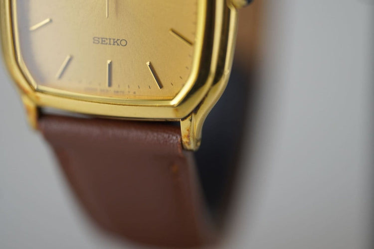 Montre Seiko Dolce Tonneau - Montre en acier 58 Facettes TOT-11134
