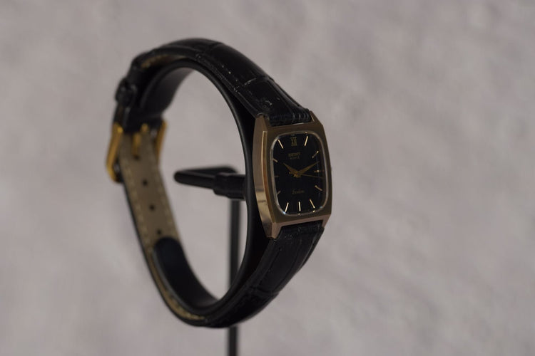 Seiko Exceline Tonneau - Montre en acier 58 Facettes TOT-11118