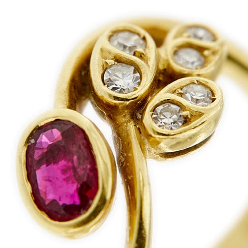 Bague 54 Bague contrariée en or jaune 18 ct avec rubis et diamants 58 Facettes 28379