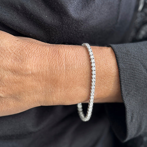Bracelet Bracelet tennis en or blanc 18 ct et diamants 5,10 ct 58 Facettes 33555