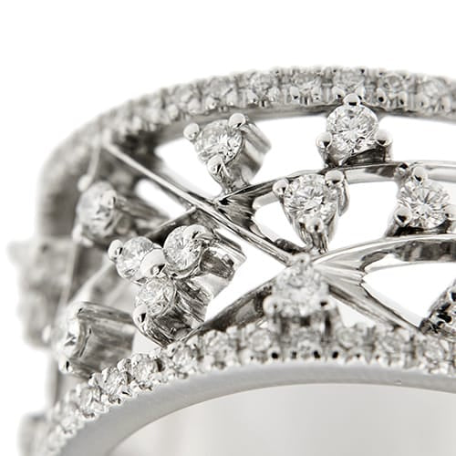 Bague 63 Bague jonc ajourée en or blanc 18 ct et diamants 58 Facettes 24534
