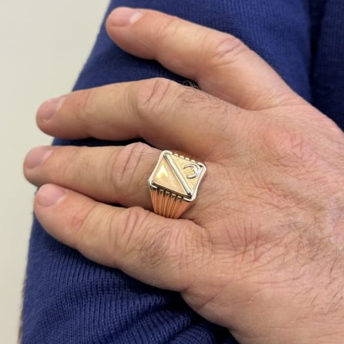 Bague Bague homme porte-bonheur à écusson en or rose et or blanc 18 ct 58 Facettes 34590
