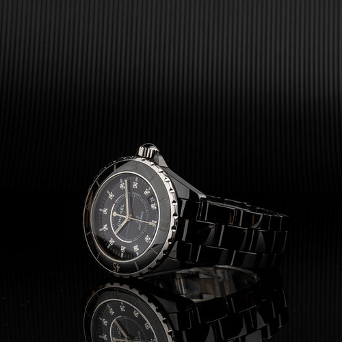 Chanel J12 - Montre H1626 en céramique noire et diamants 58 Facettes TOT-02021