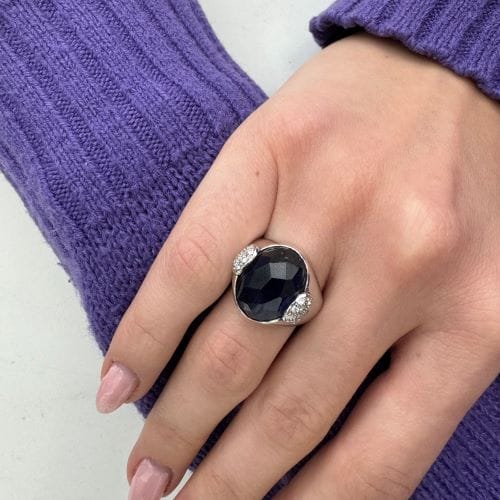 Bague 56 Bague en or blanc 18 ct avec iolite et diamants 58 Facettes 19954