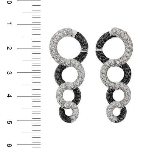 Boucles d'oreilles Boucles d’oreilles pendantes en or blanc 18 kt avec diamants 58 Facettes 25641