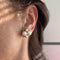 Boucles d'oreilles Boucles d’oreilles - Puces en or blanc 18 ct, perles et diamants 58 Facettes 32450