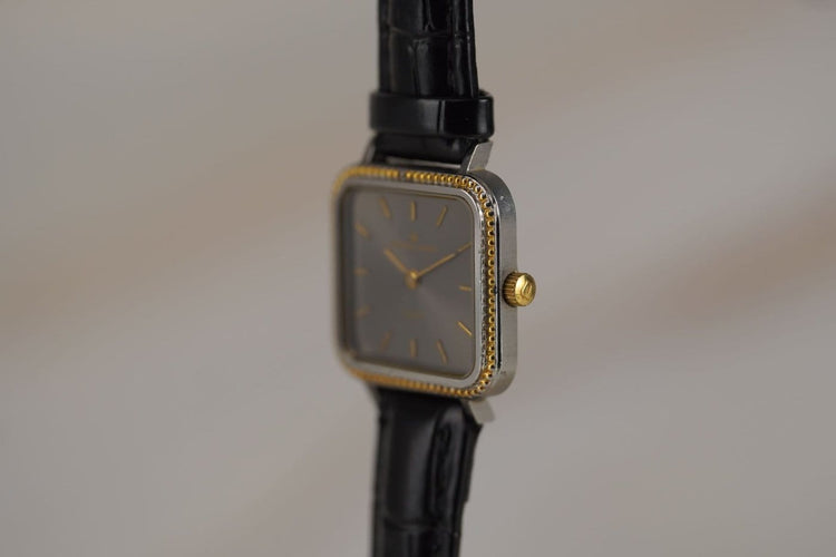 Montre Universal Genève Quartz - Montre 643717 en acier 58 Facettes TOT-10715