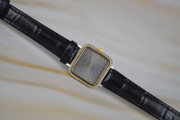 Montre Universal Genève Quartz - Montre 643717 en acier 58 Facettes TOT-10715