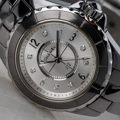 Chanel J12 Chromatic - Montre en céramique argentée 58 Facettes TOT-02176