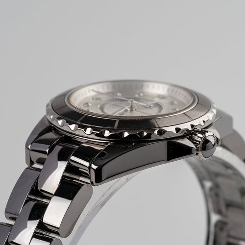 Chanel J12 Chromatic - Montre en céramique argentée 58 Facettes TOT-02176