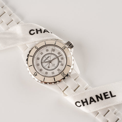 Chanel J12 - Montre en céramique blanche et diamants 58 Facettes TOT-02272
