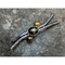 Martin Spreng - Broche en or jaune et saphir noir étoilé 58 Facettes 259109