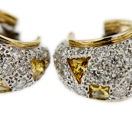 Pomellato Schegge - Boucles d'oreilles en or jaune et blanc, diamants et saphirs 58 Facettes 38310