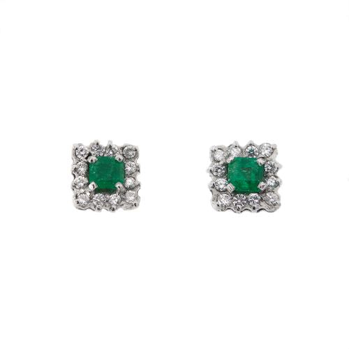Boucles d'oreilles Boucles d'oreilles - Clous carrés en or blanc 18 ct, émeraudes et diamants 58 Facettes 1609