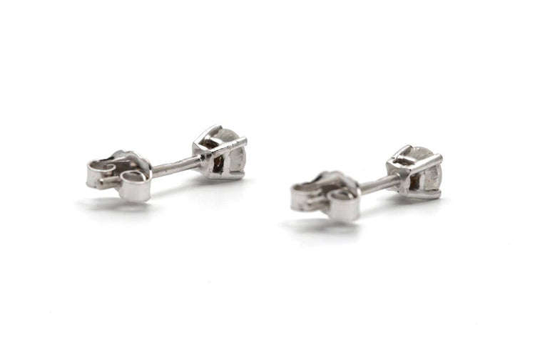 Boucles d'oreilles Boucles d'oreilles contemporaines en or blanc 18 carats et diamants 58 Facettes B929