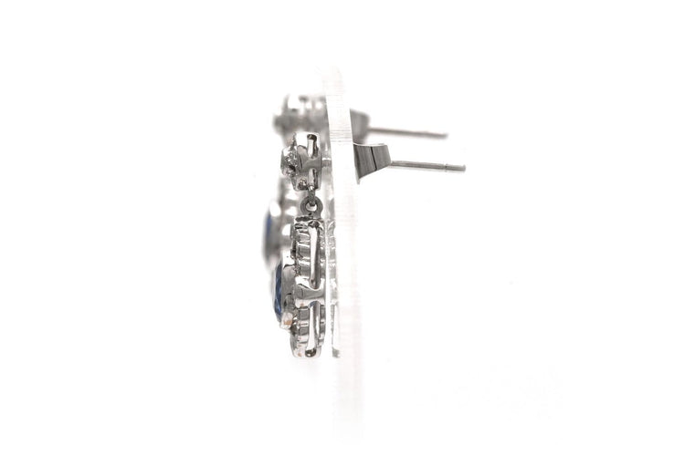 Boucles d'oreilles Boucles d'oreilles contemporaines en or blanc, saphirs et diamants 58 Facettes 23959