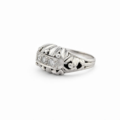 55 Bague ancienne en or blanc et diamants 58 Facettes 37833