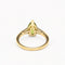 56 Bague en or jaune avec péridot poire et diamants tapers 58 Facettes 37775