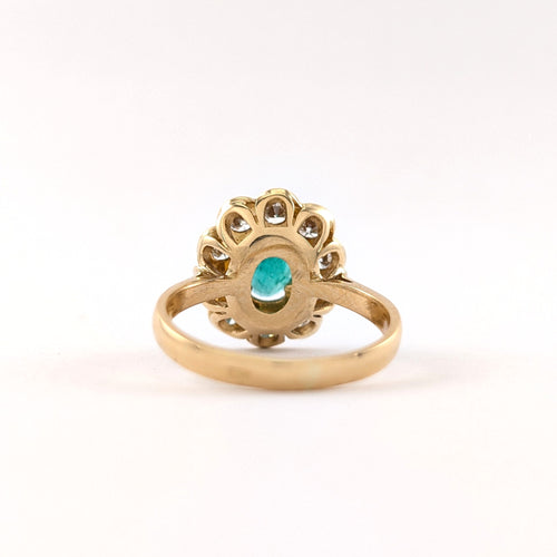 50 Bague marguerite en or jaune, émeraude et diamants 58 Facettes 37626