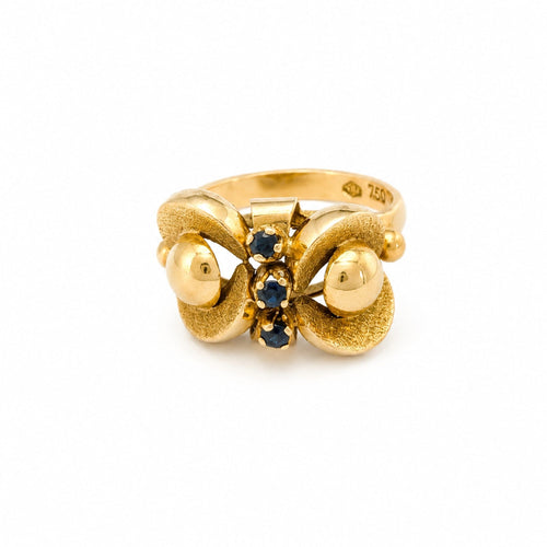 54 Bague Art nouveau en or jaune et saphirs 58 Facettes 37712