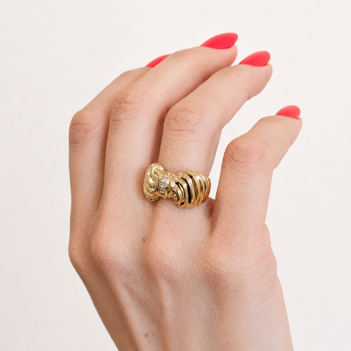 53 Bague nœud en or jaune et diamants 58 Facettes 36879