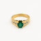 50 Bague en or jaune avec diamants et émeraude 58 Facettes 35372