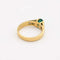 50 Bague en or jaune avec diamants et émeraude 58 Facettes 35372