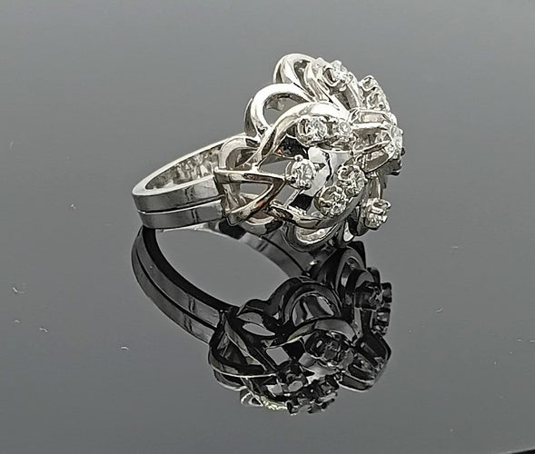 Bague 52 Bague bombée vintage en or 18K, platine et diamants 58 Facettes AX/713/00/B