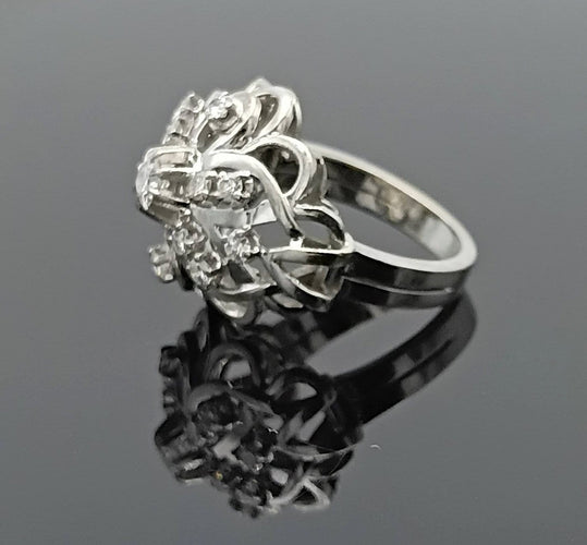 Bague 52 Bague bombée vintage en or 18K, platine et diamants 58 Facettes AX/713/00/B
