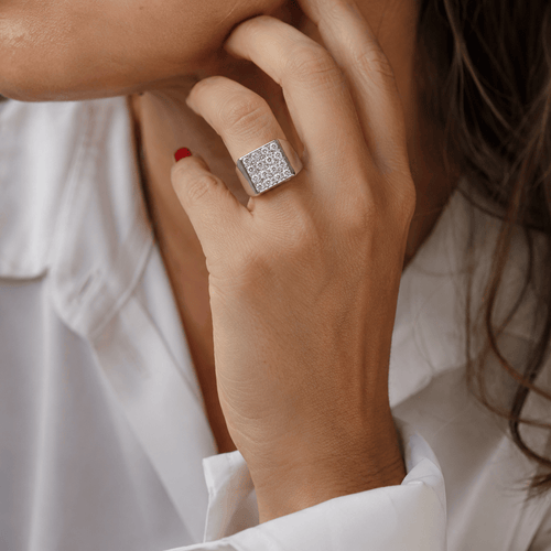59 Chevalière en or blanc et diamants 1,92 ct 58 Facettes 1.0001337/1