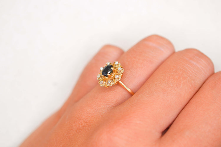 https://cdn.shopify.com/s/files/1/0963/7950/2920/files/bague-marguerite-vintage-or-jaune.jpg?v=1788340665