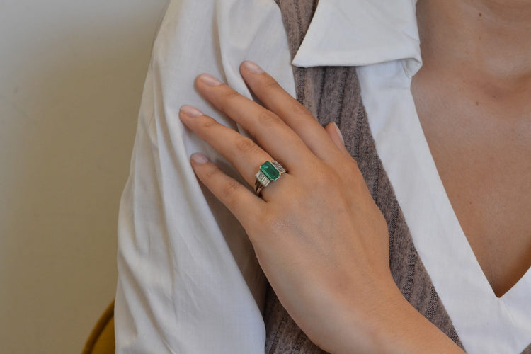 Bague 53 Bague émeraude 2,27 ct et diamants en platine 58 Facettes 26629-27145