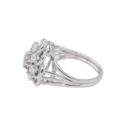 55 Bague marguerite en or blanc, platine et diamants 58 Facettes 5967391CN
