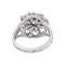55 Bague marguerite en or blanc, platine et diamants 58 Facettes 5967391CN