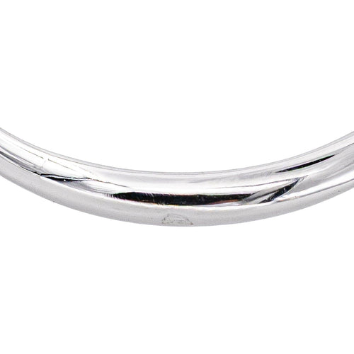 56 Bague marquise en or blanc, saphirs et diamants 58 Facettes 5992873RV
