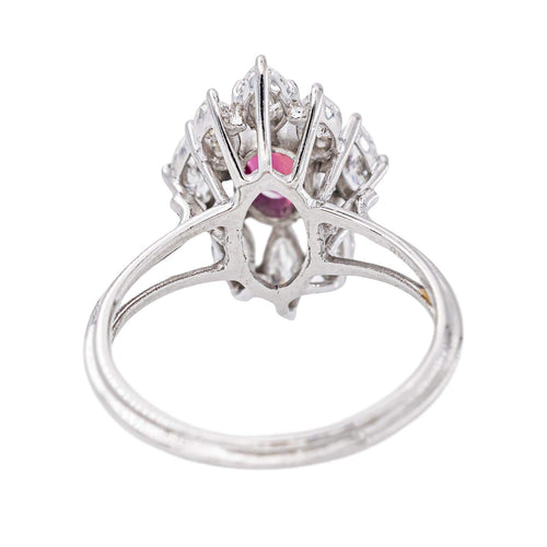 53 Bague marquise en or blanc, rubis et diamants 58 Facettes 5908514RV