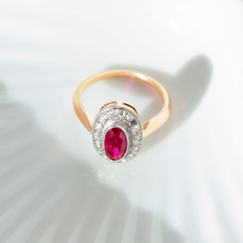 55.5 Bague entourage ancienne en or rose avec rubis et diamants taille ancienne 58 Facettes HJ062642