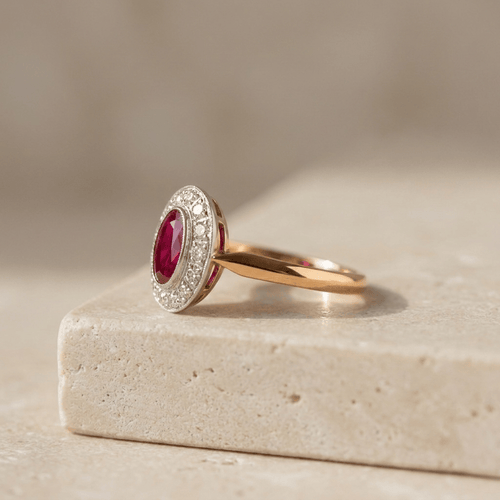 55.5 Bague entourage ancienne en or rose avec rubis et diamants taille ancienne 58 Facettes HJ062642