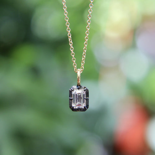 Collier Collier avec diamant taille émeraude 0,50 ct en or 18 carats et rhodium noir 58 Facettes 11209