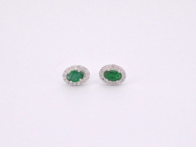Boucles d'oreilles en or blanc, diamants et émeraude 58 Facettes 2015