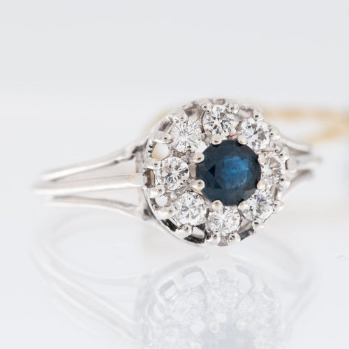 54 Bague rétro en platine avec diamants et saphirs 58 Facettes A1524