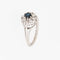 54 Bague rétro en platine avec diamants et saphirs 58 Facettes A1524
